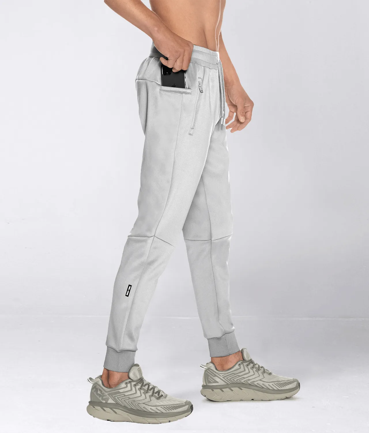 7500 . Momentum Regular-Fit Jogger - Grey