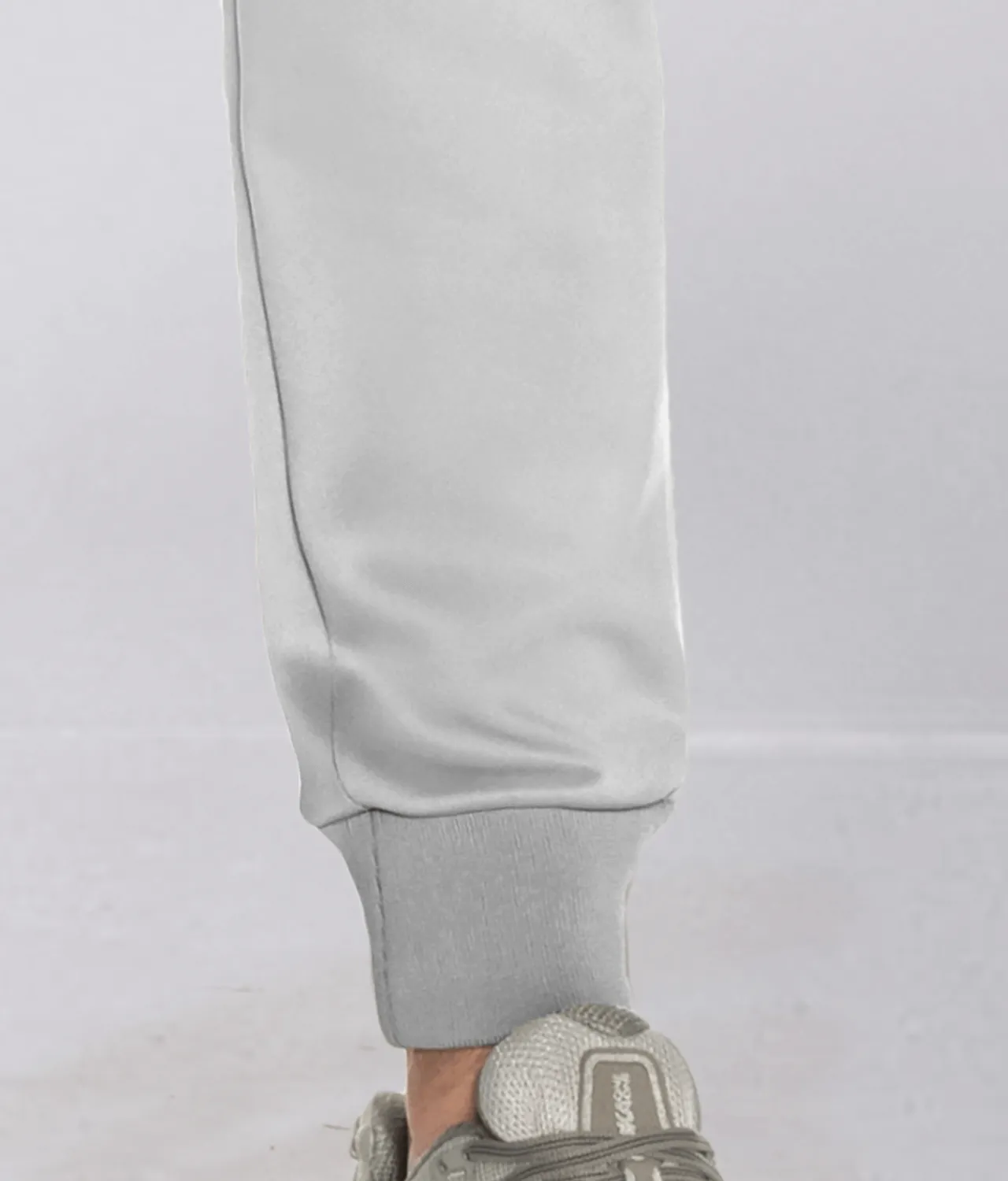 7500 . Momentum Regular-Fit Jogger - Grey