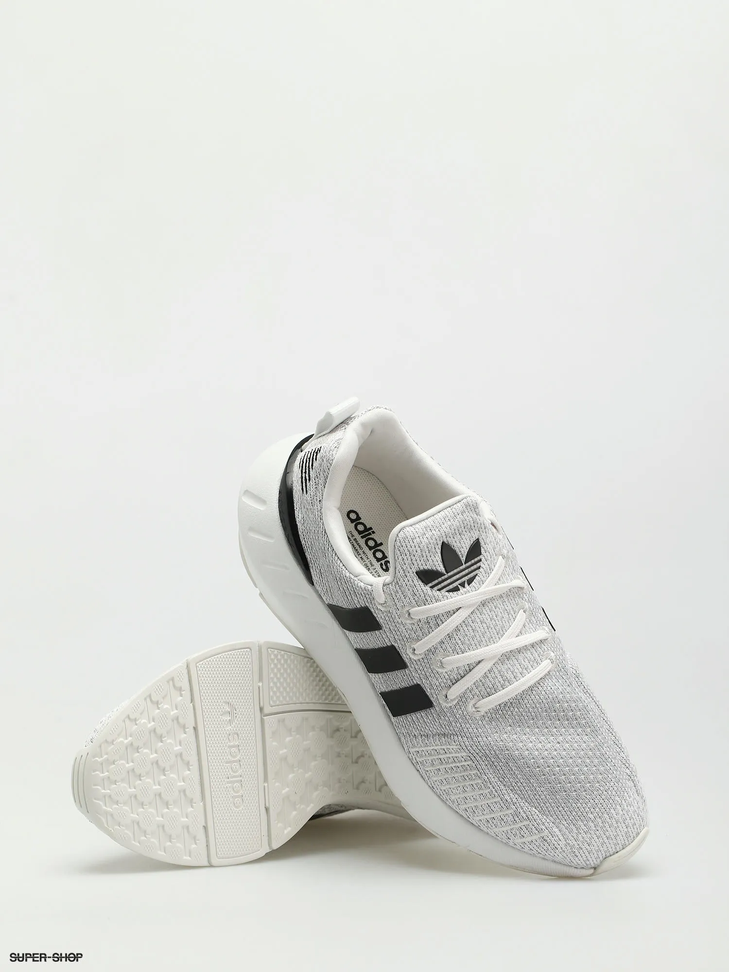 adidas Originals Swift Run 22 Shoes Wmn (crywht/cblack/gretwo)