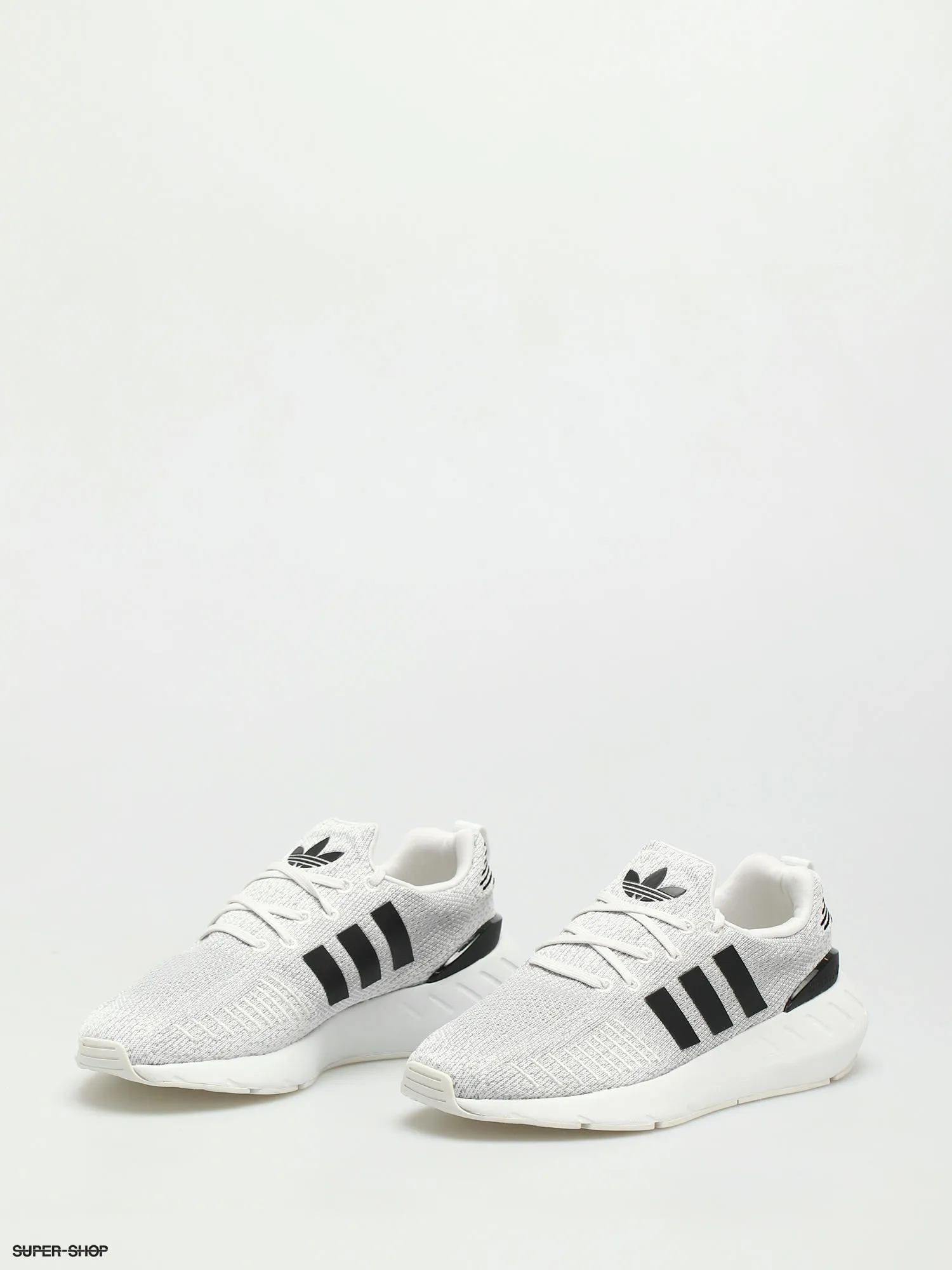 adidas Originals Swift Run 22 Shoes Wmn (crywht/cblack/gretwo)