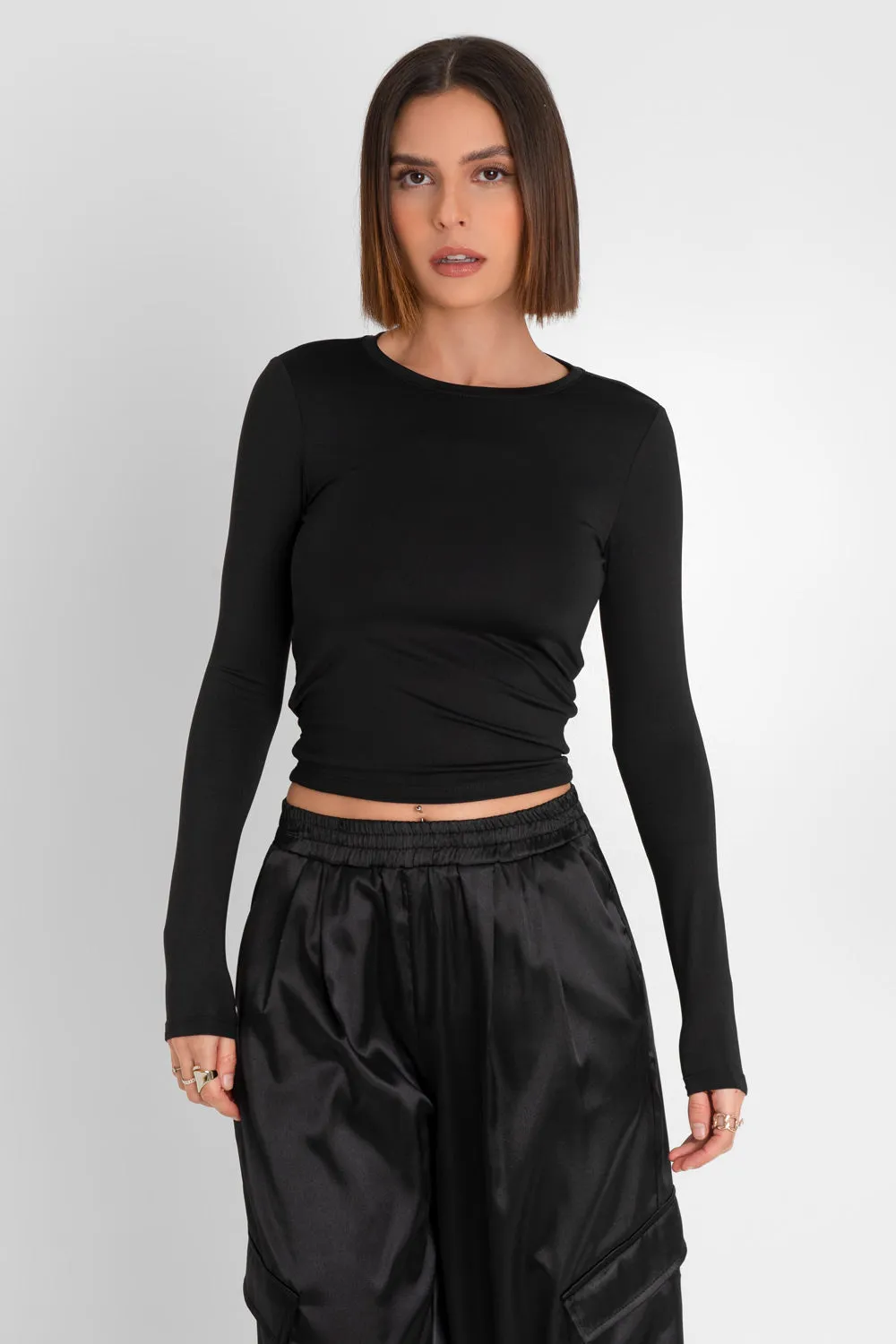 Crop top ajustado cut out en espalda