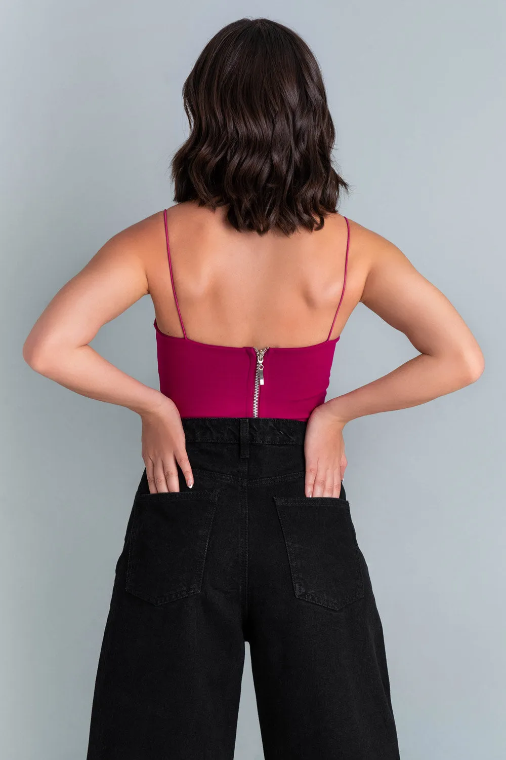 Crop top tirantes escote diagonal