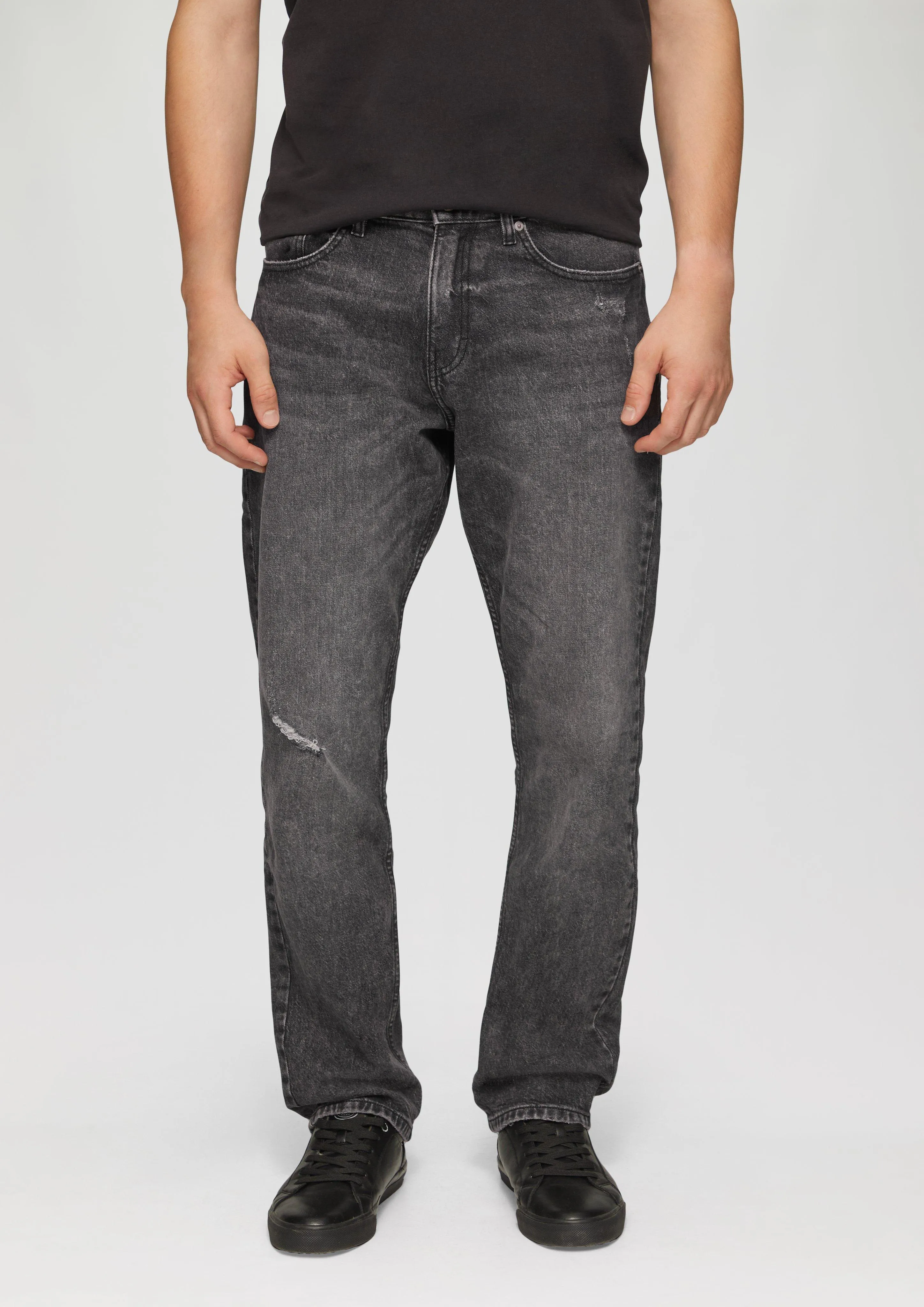 Cropped jeans / relaxed fit / mid rise / tapered leg