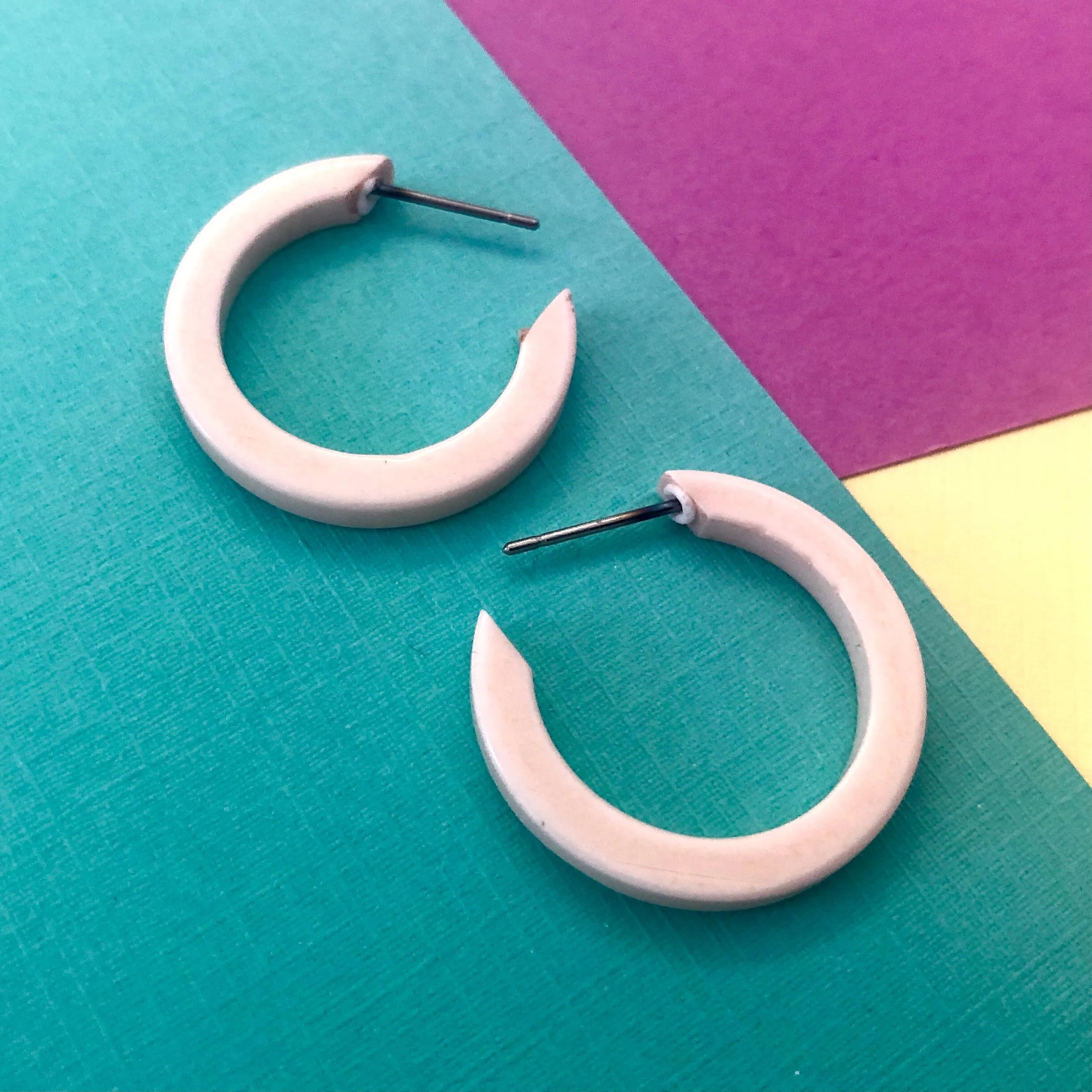 Dark Cream Lucite Mini Thread Hoop Earrings