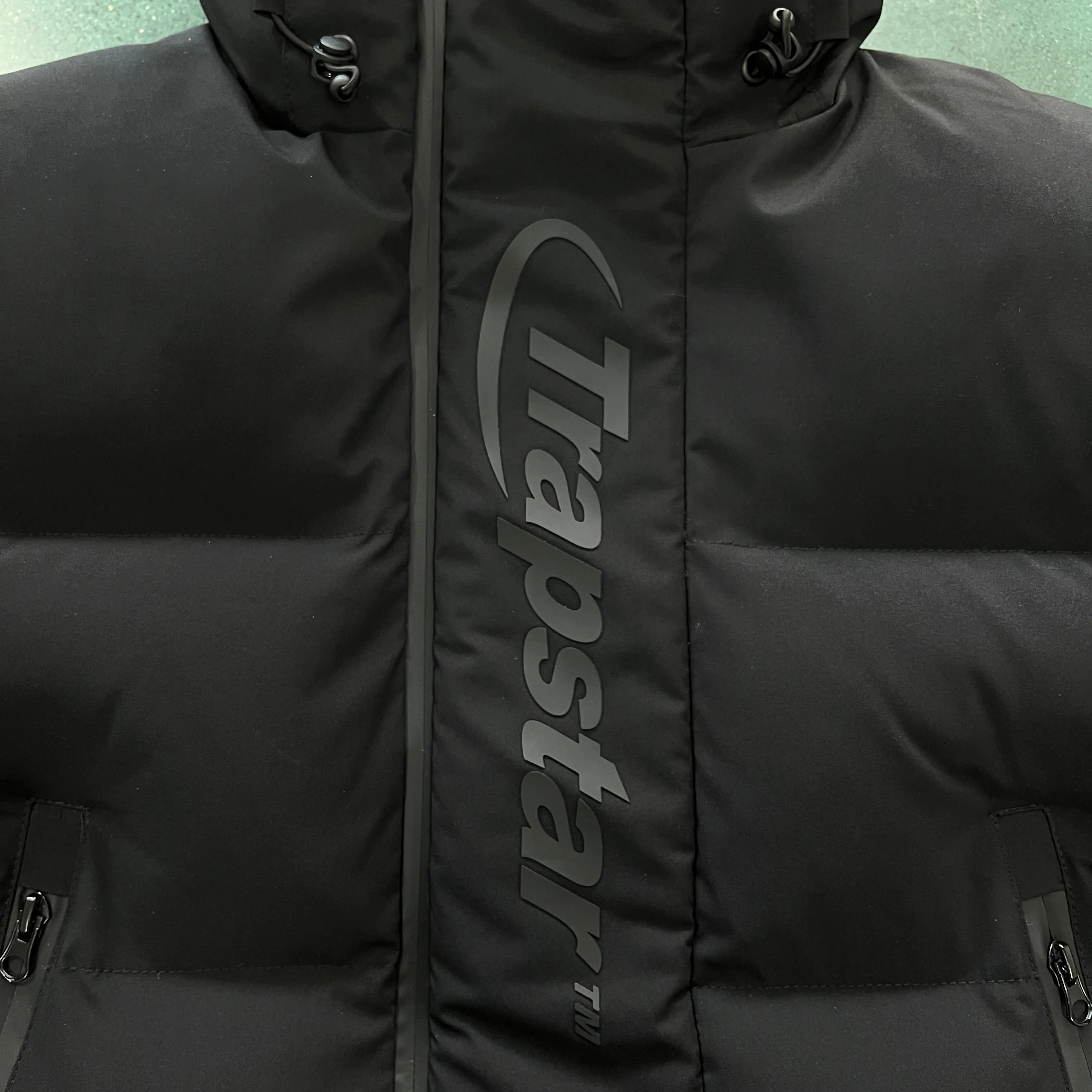 Down Jacket Full Black & Vertical Logo 2.0