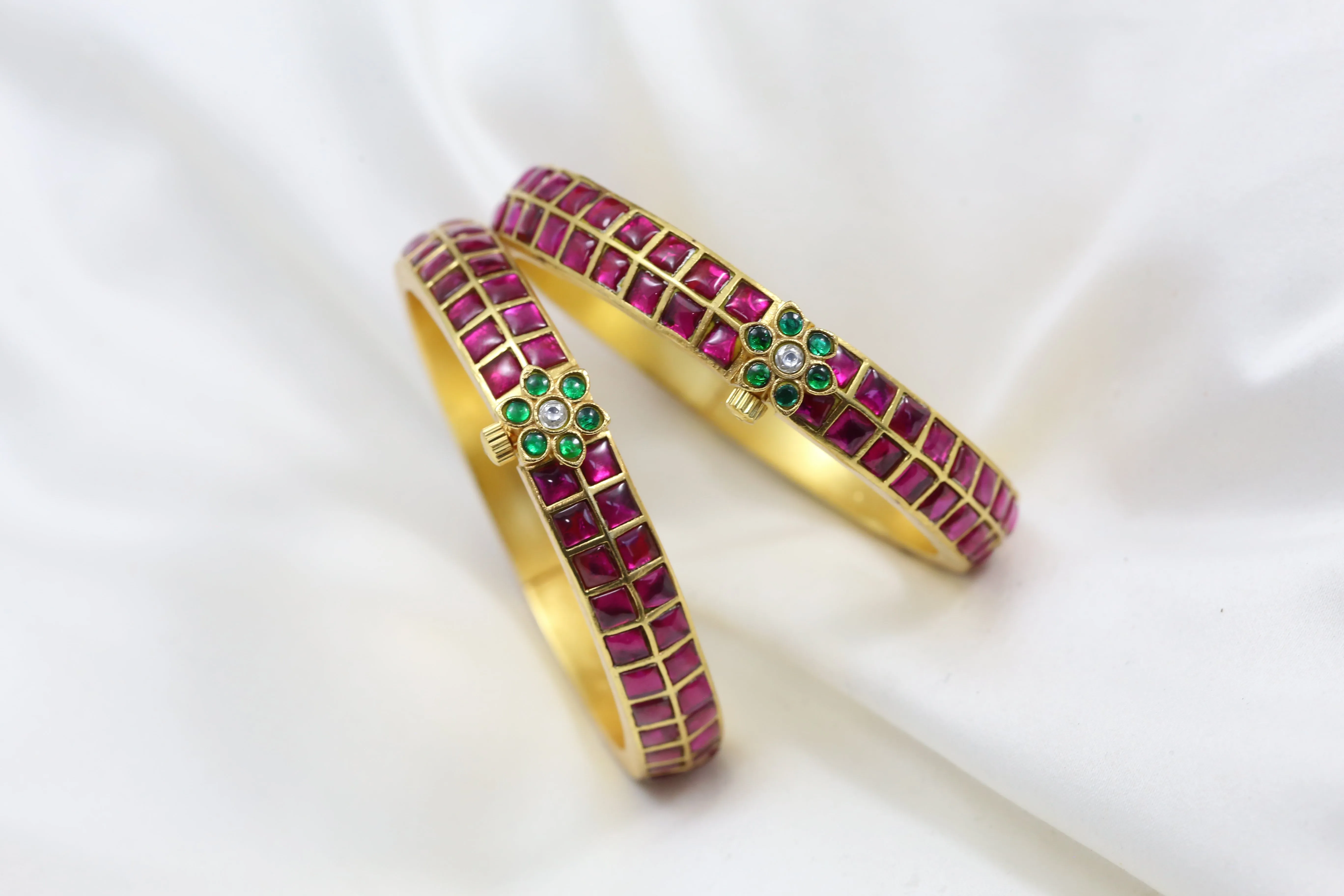 Jadau Kundan Bangle Set (Openable)