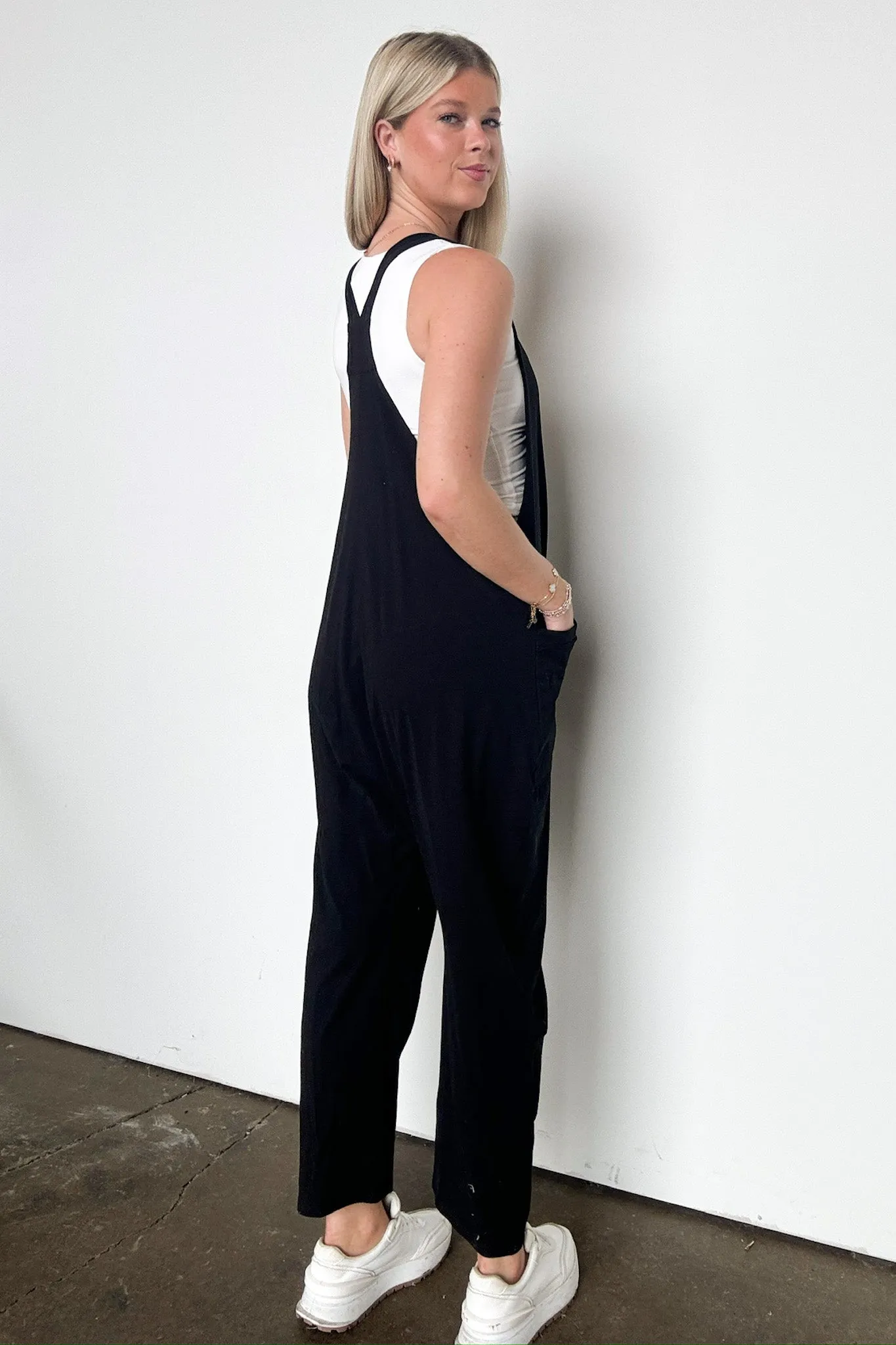 Jeayne Relaxed Fit V-Neck Jumpsuit