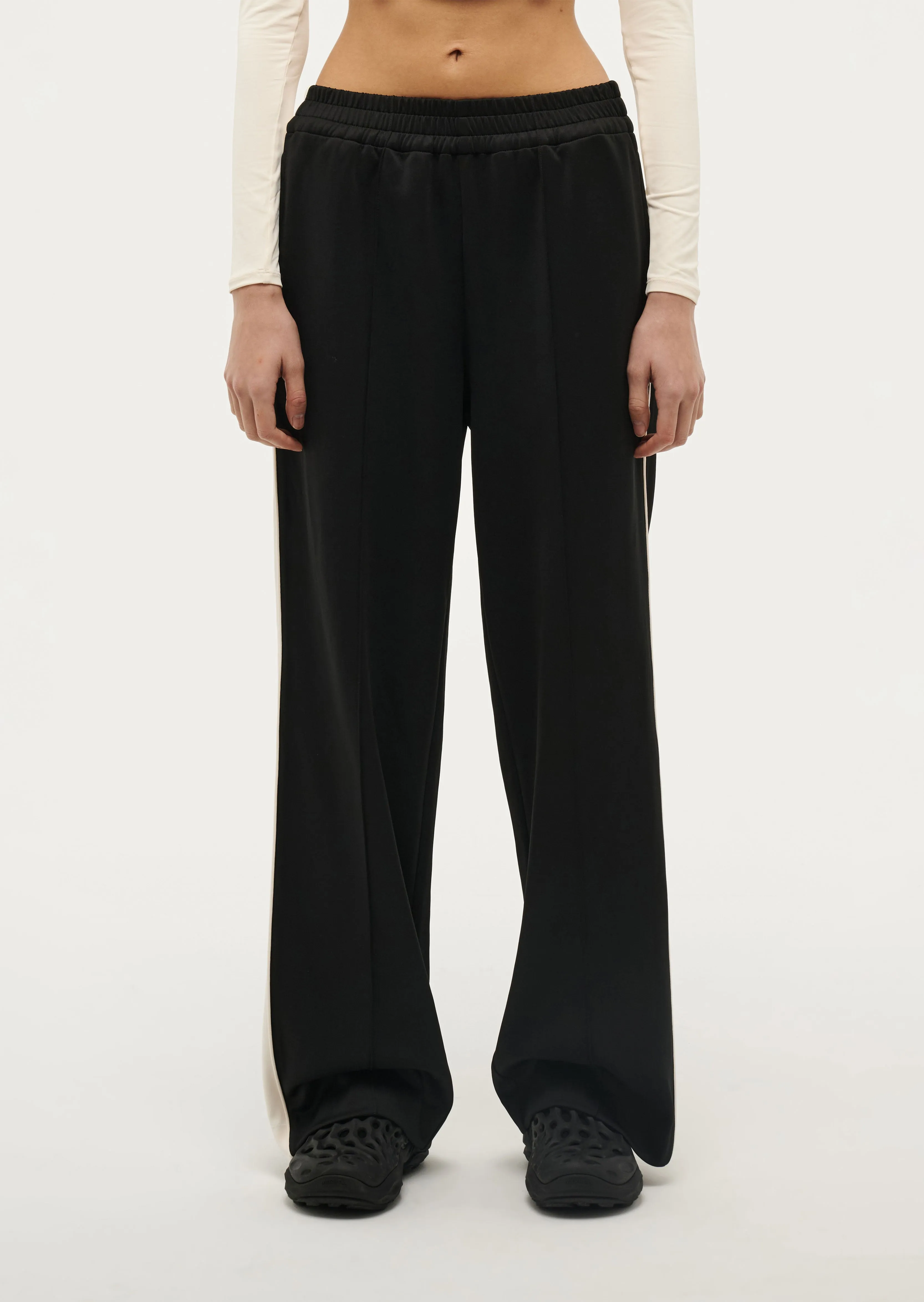 MAN DOWN TRACK PANT IN BLACK