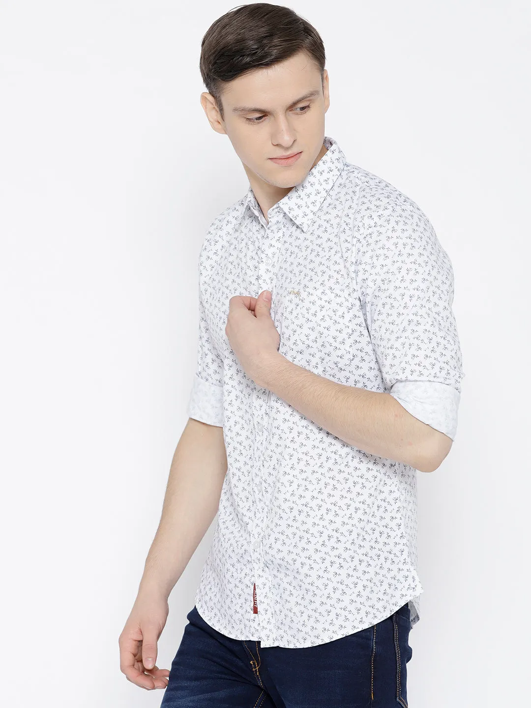 Men White Slim Fit Printed Casual Shirt