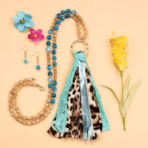 NEW ARRIVAL Crystal beaded necklace with gold ring and leopard tassel