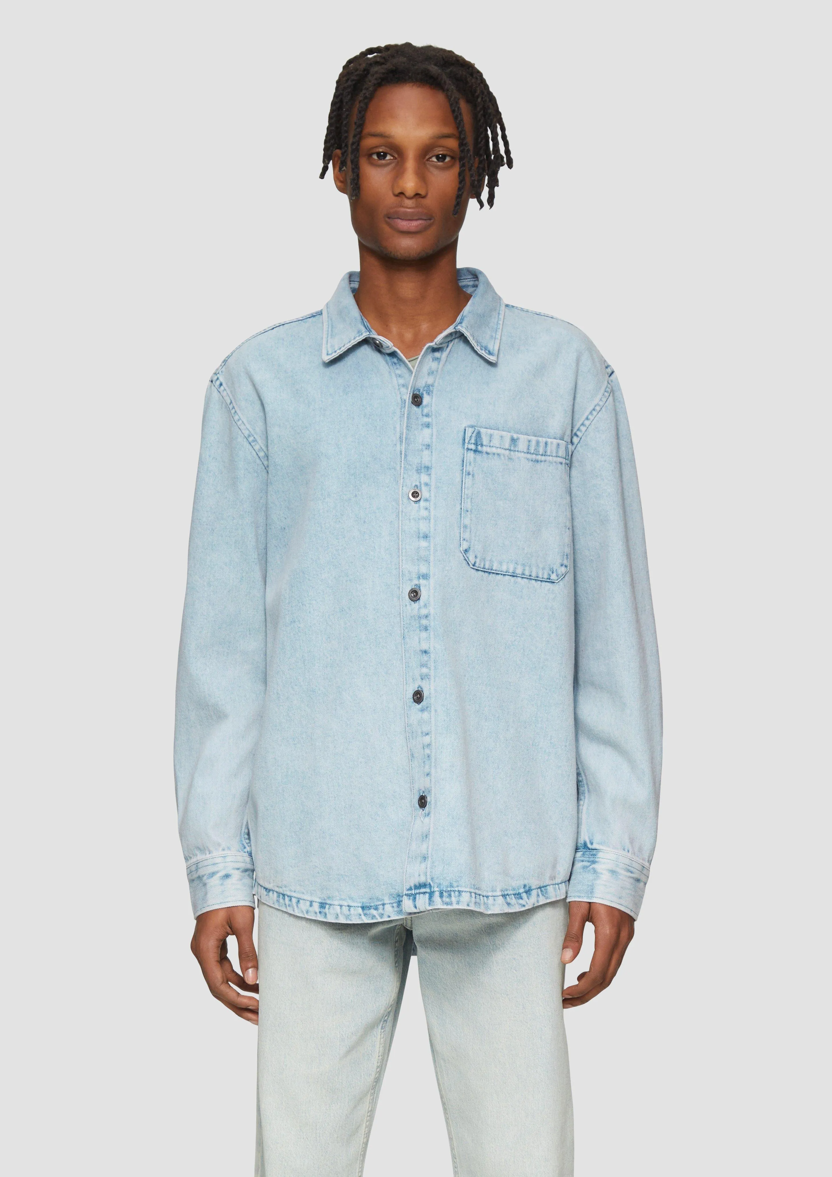 Relaxed Fit: Cotton denim shirt