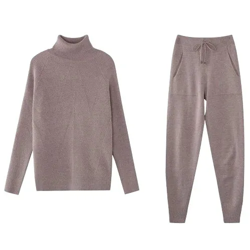 Women's knitted tracksuit