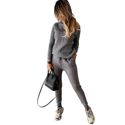 Women's knitted tracksuit